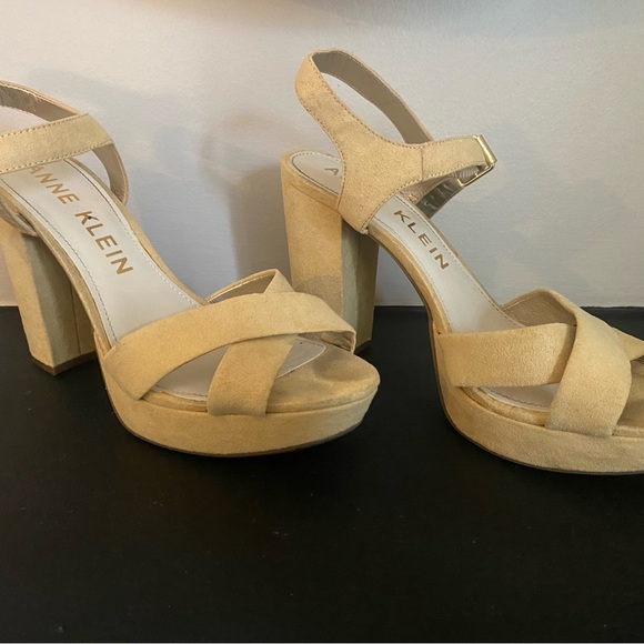 Anne Klein platform block heel sandal - Picture 5 of 5